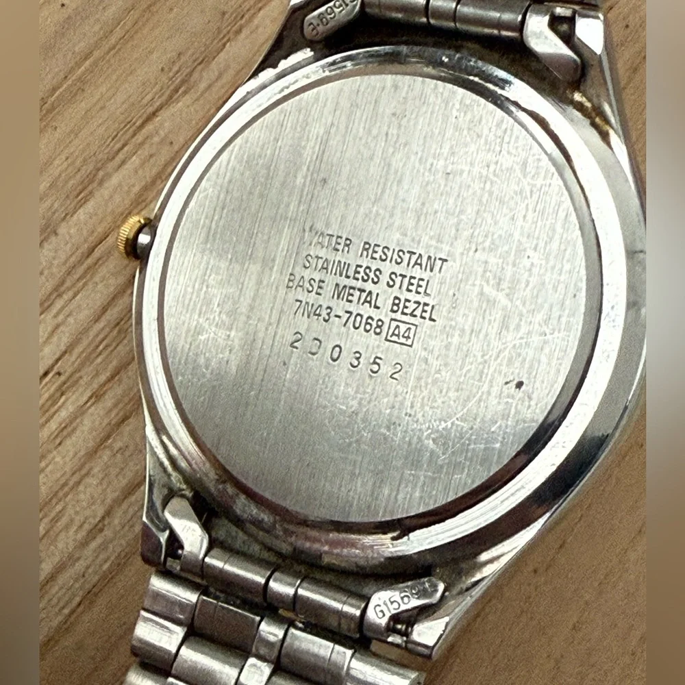 Seiko Rare Vintage Men’s Watch Burgundy Dial Two-Tone Bracelet Case Date Window